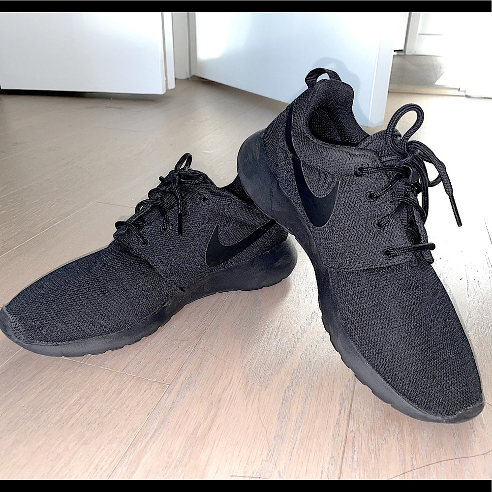 NIKE Roshe One Athletic trainer - Women